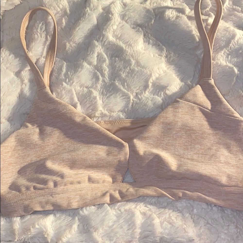 Alo yoga bra - Picture 4 of 6